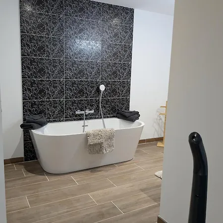 Holiday home Maison Familial Dans Le Golf Le Tronchet (Ille-et-Vilaine)