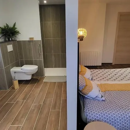 Holiday home Maison Familial Dans Le Golf