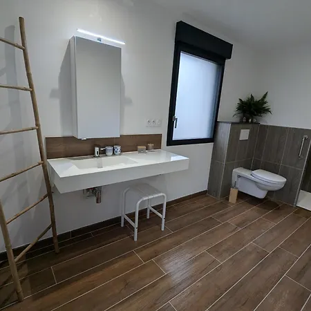 Maison Familial Dans Le Golf Holiday home Le Tronchet (Ille-et-Vilaine)
